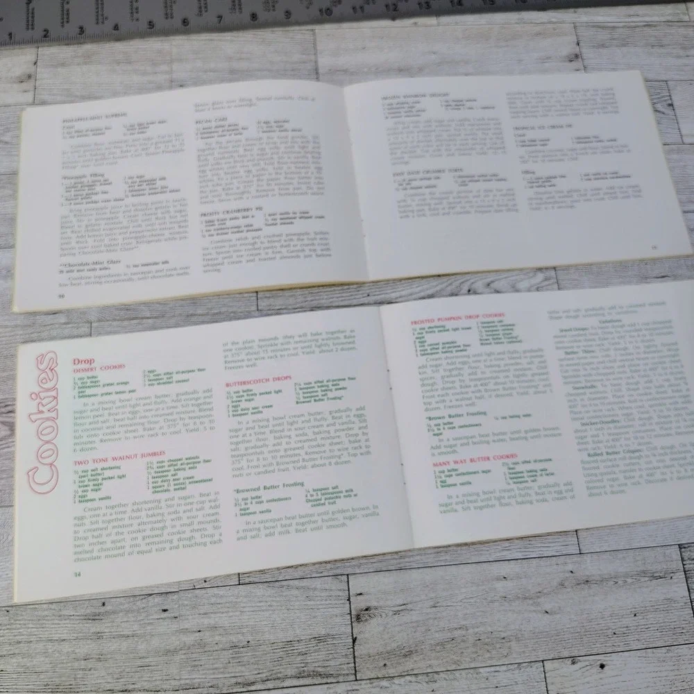 Christmas Cookbook Wisconsin Public Service Lot of 2 Holiday Baking Recipe 1960s